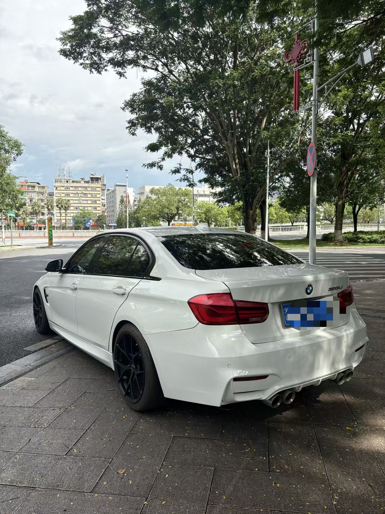 BMW 3 Series 2018 car image #4