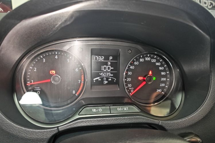 Volkswagen Polo 2016 car image #12