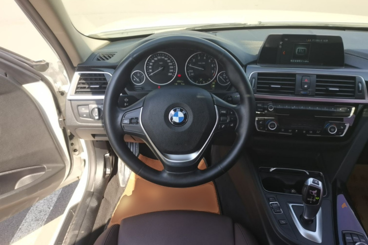 BMW 3 Series 2017 #11 BMW 3 Series 2017 car image #11