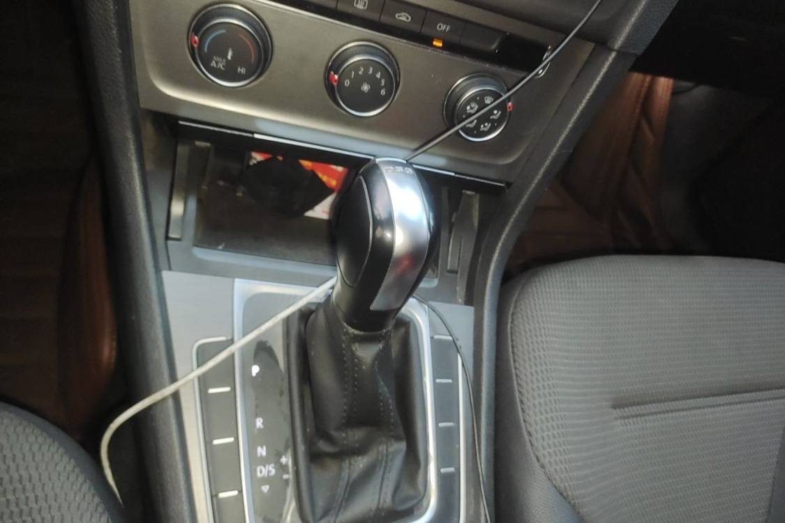 Volkswagen Golf 2016 imagem de carro #27
