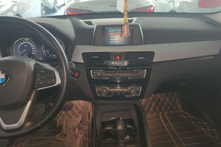 BMW X1 2019 #13 BMW X1 2019 car image #13