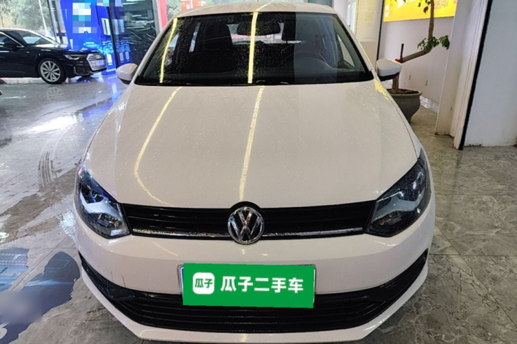 Volkswagen Polo 2017 car image #3