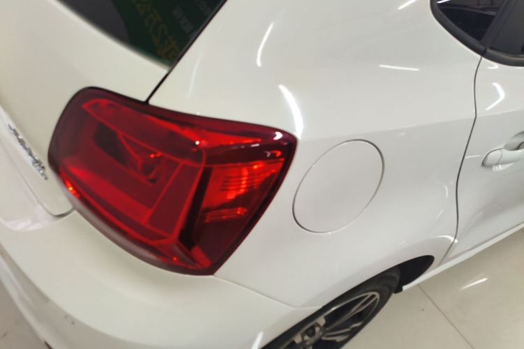 Volkswagen Polo 2017 car image #8