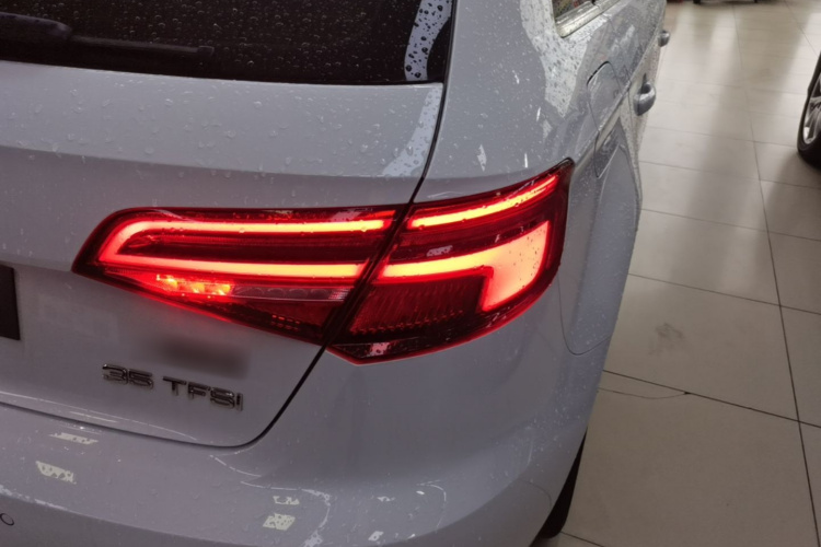 Audi A3 2018 car image #8