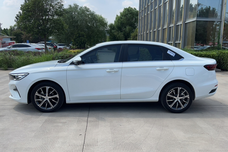 GEELY Emgrand 2022 #7 GEELY Emgrand 2022 car image #7
