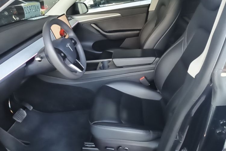 Tesla Model Y 2024 #15 Tesla Model Y 2024 car image #15