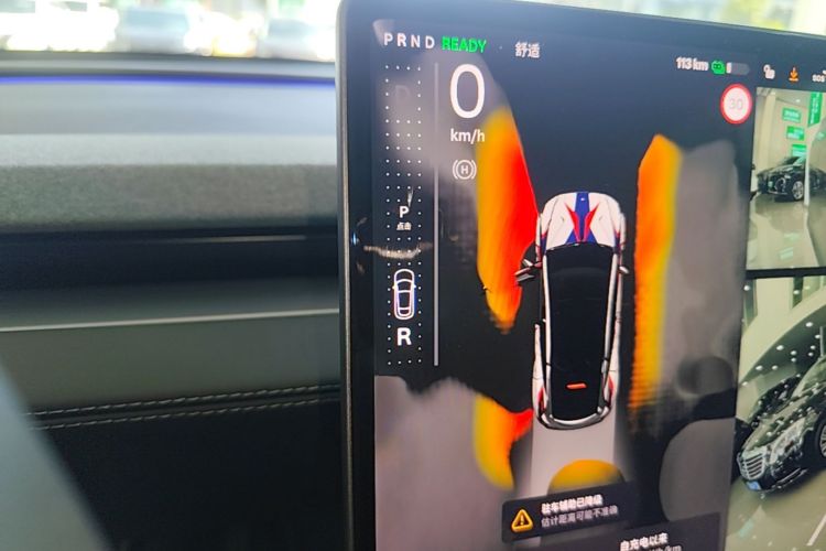 Tesla Model Y 2025 car image #18