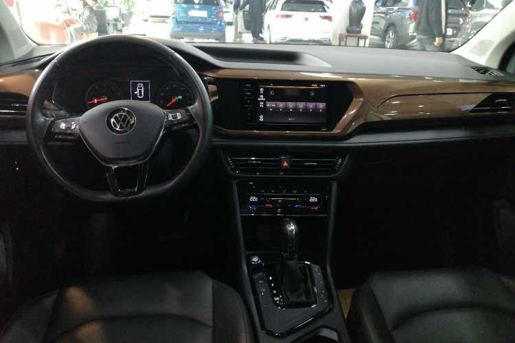 Volkswagen Tharu 2021 immagine di auto #11