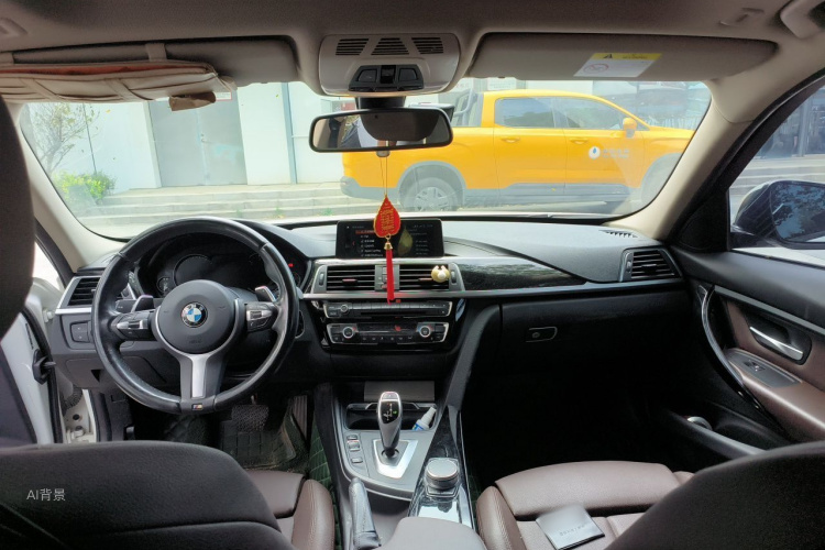 BMW 3 Series 2019 car image #11