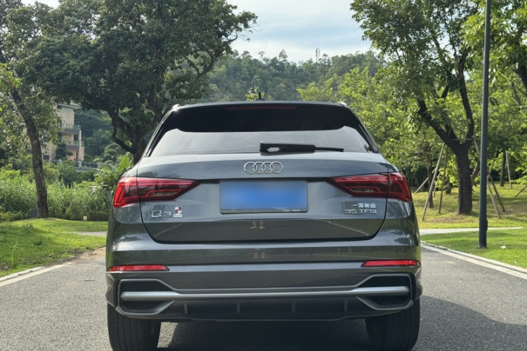 Audi Q3 2021 car image #4