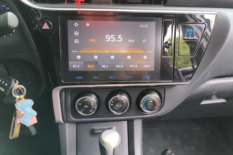 Toyota Corolla 2017 #13 Toyota Corolla 2017 car image #13