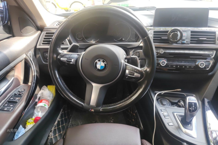 BMW 3 Series 2018 car image #12