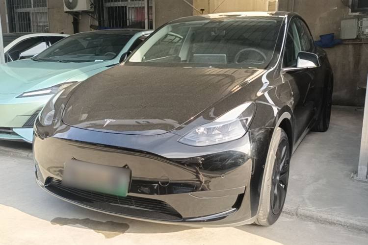 Tesla Model Y 2023 #2 Tesla Model Y 2023 car image #2