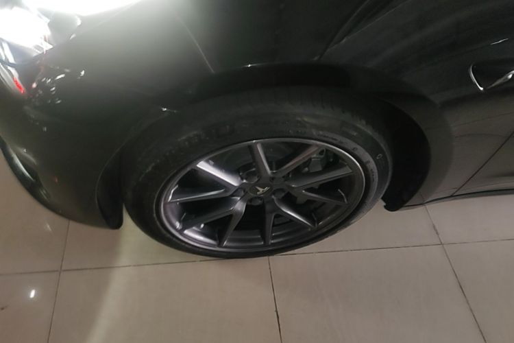 Tesla Model 3 2023 car image #9