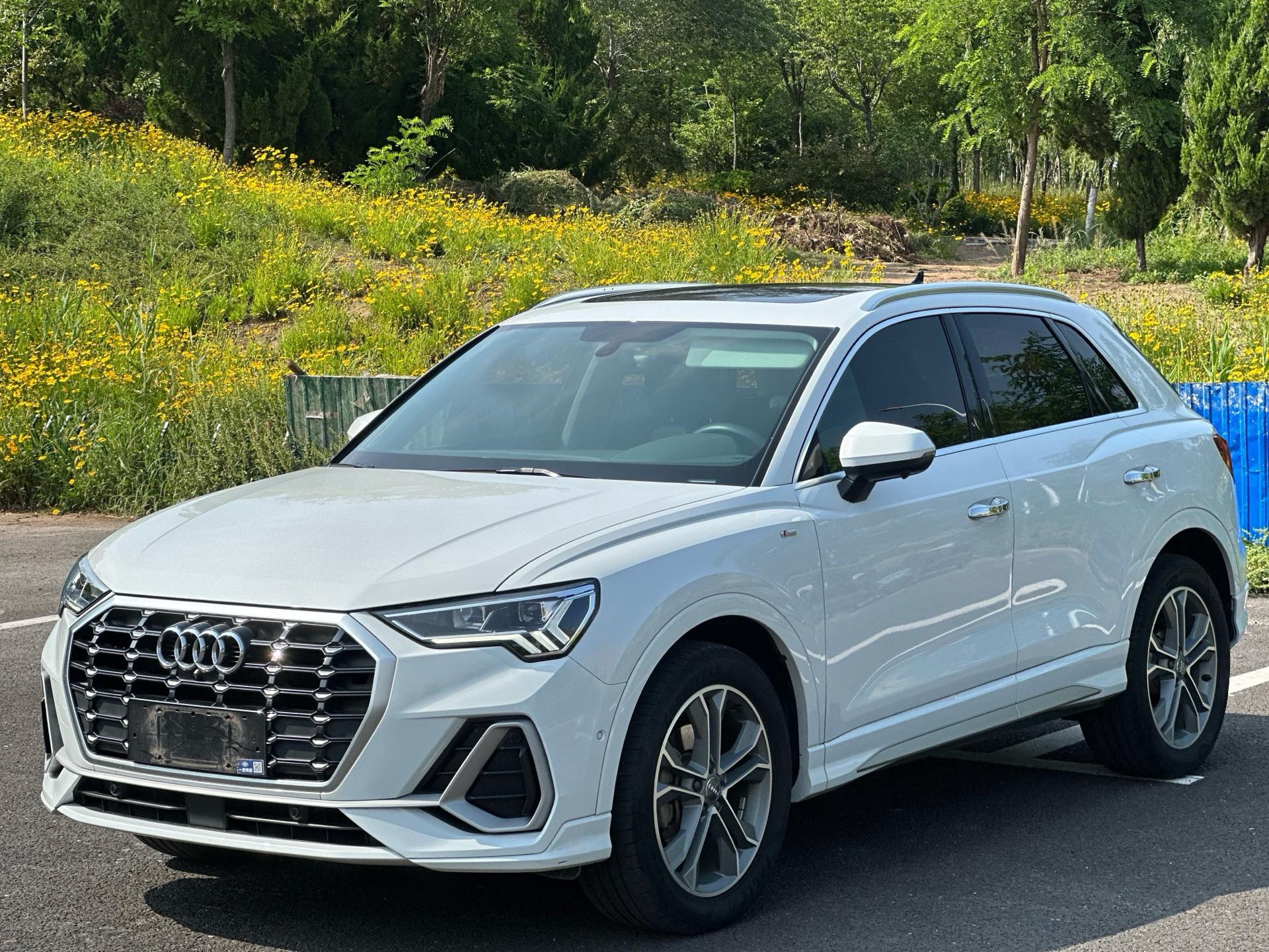 Audi Q3 2021 Audi Q3 2021 car image