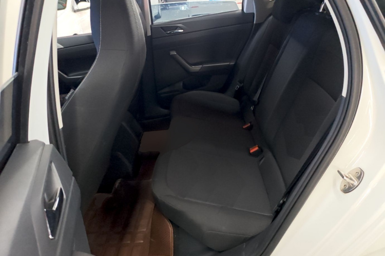 Volkswagen Polo 2020 car image #13