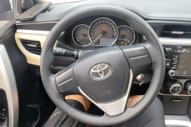 Toyota Corolla 2018 car image #11