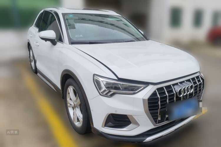 Audi Q3 2022 car image #4