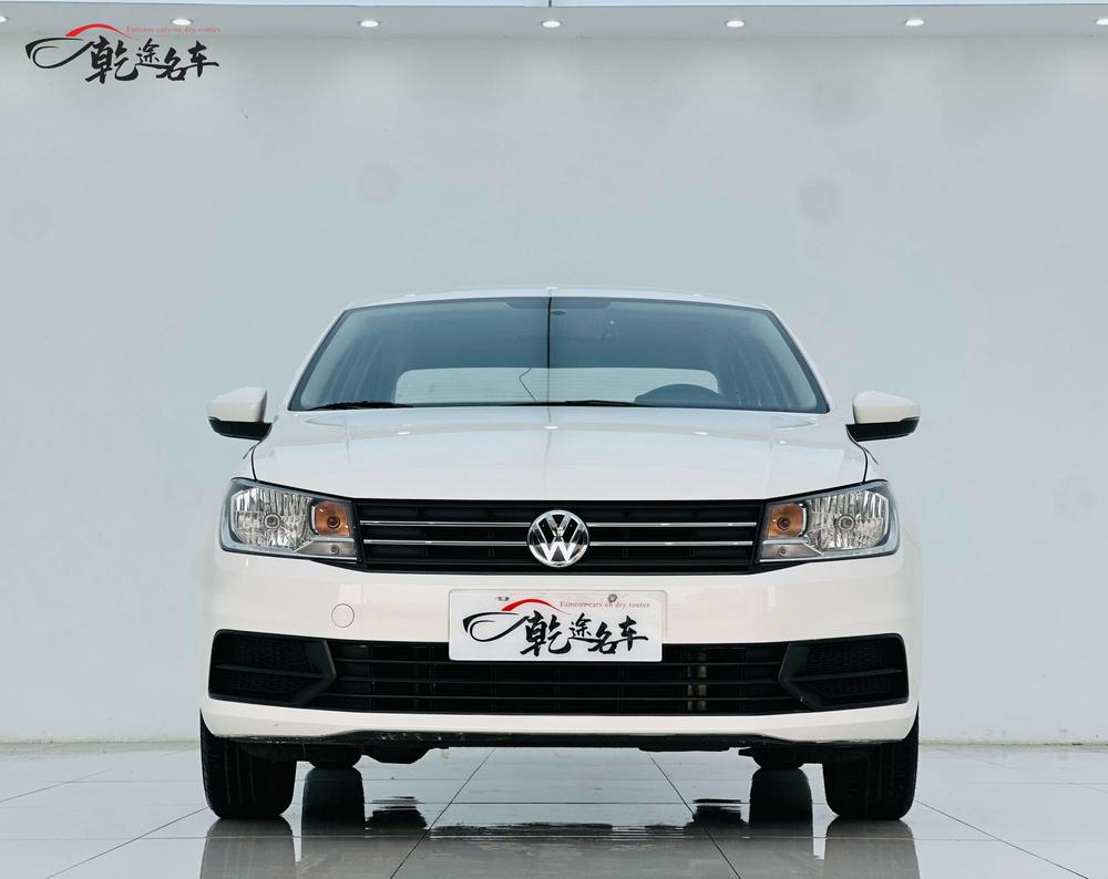 Volkswagen Santana 2022 car image #2