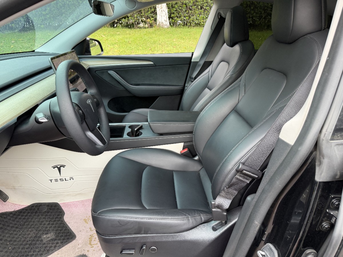Tesla Model Y 2023 car image #5