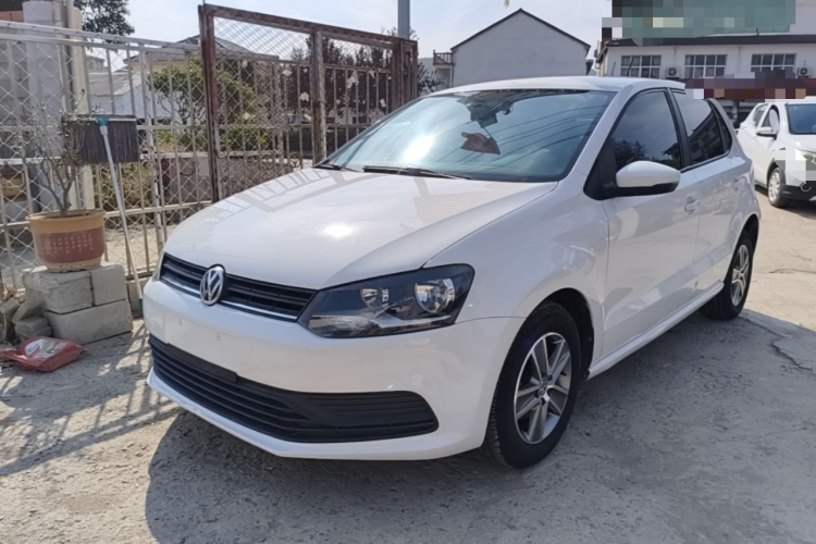 Volkswagen Polo 2017 car image #2