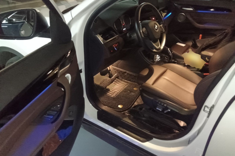 BMW X1 2021 car image #9