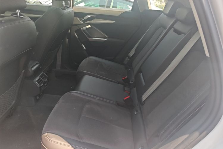 Audi Q3 2024 car image #17