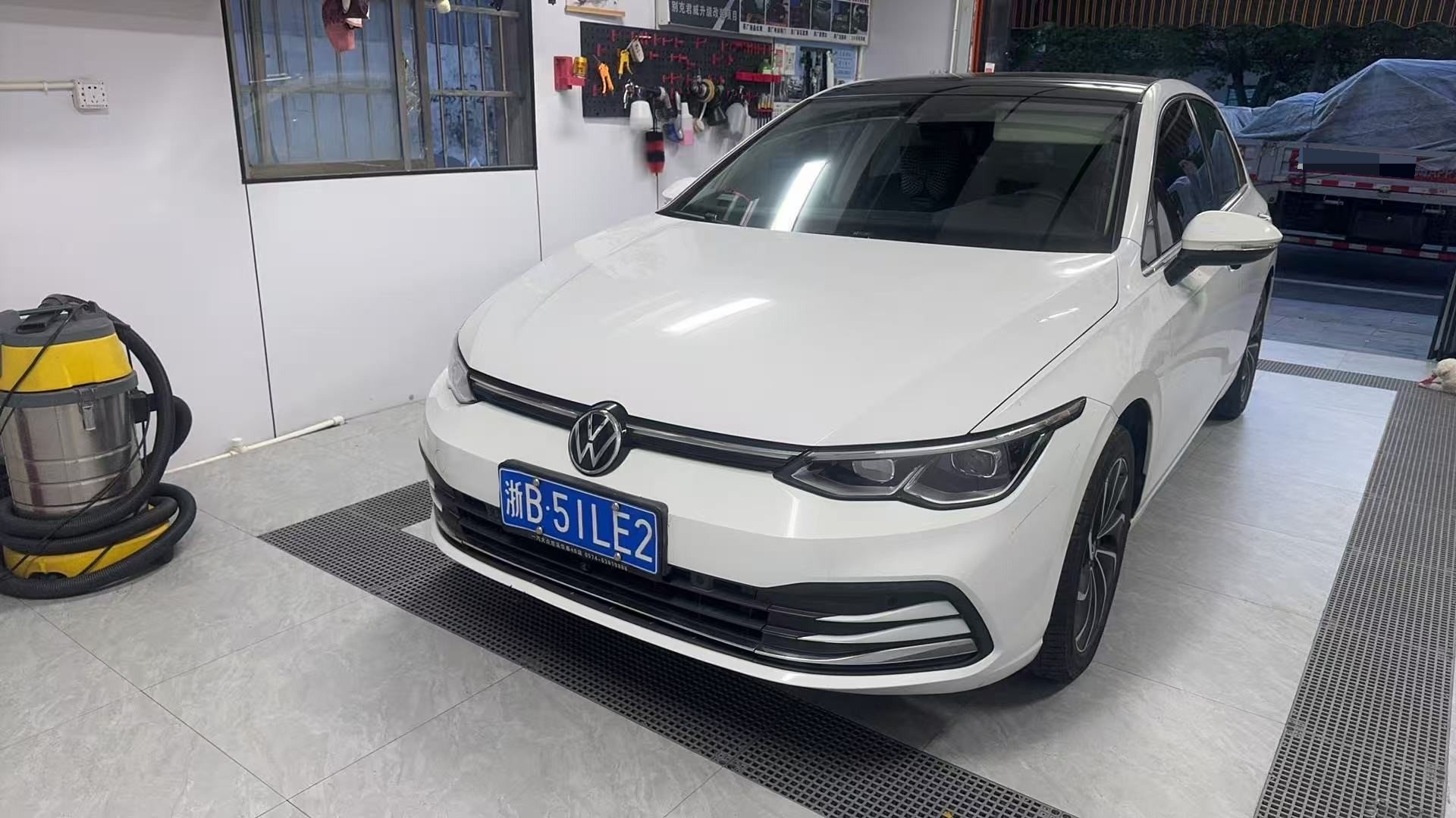 Volkswagen Golf 2022 car image 