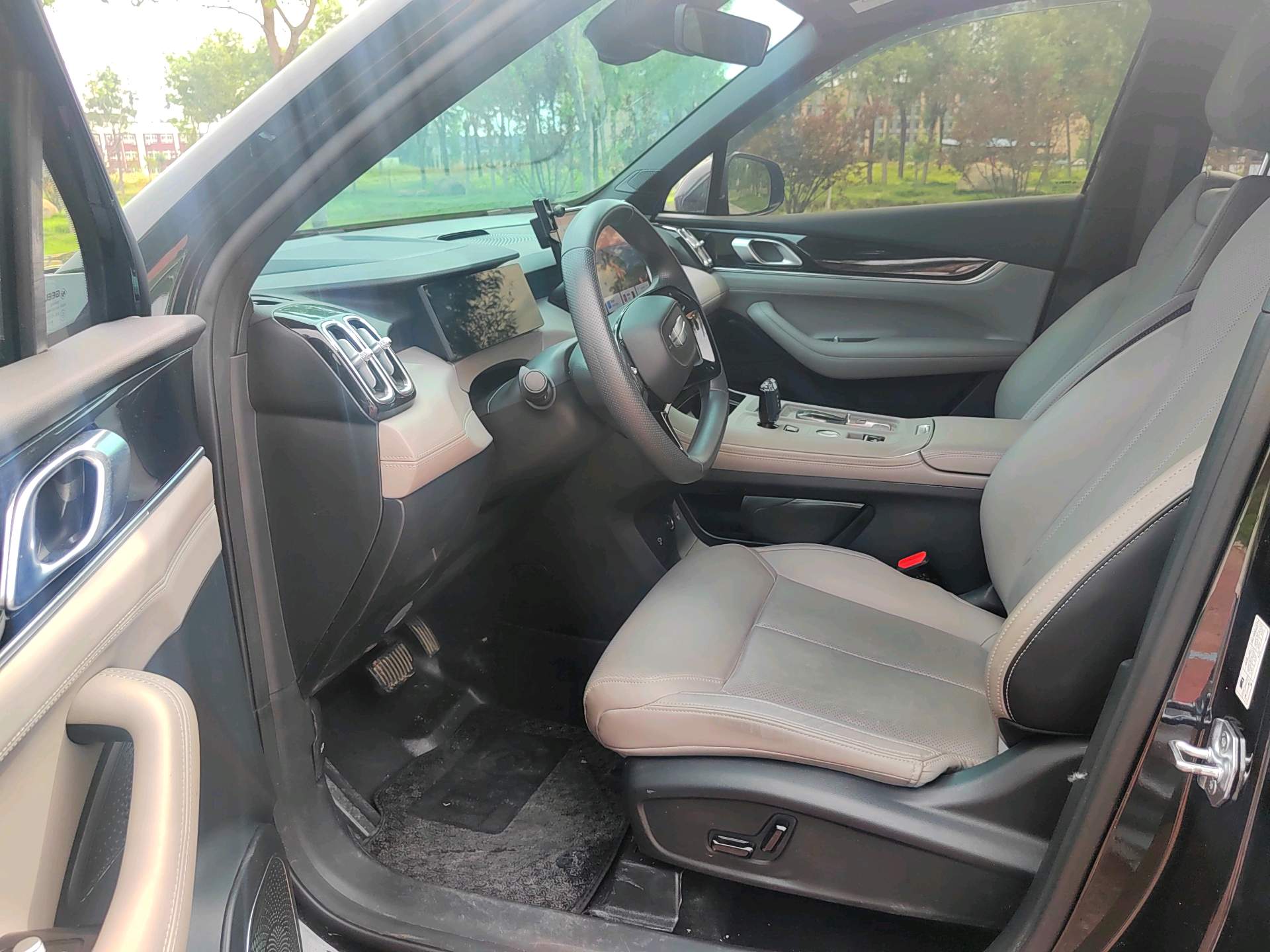 GEELY Boyue L 2025 car image #7