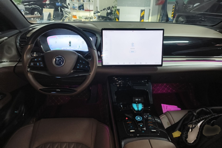 BYD Han 2023 car image #11