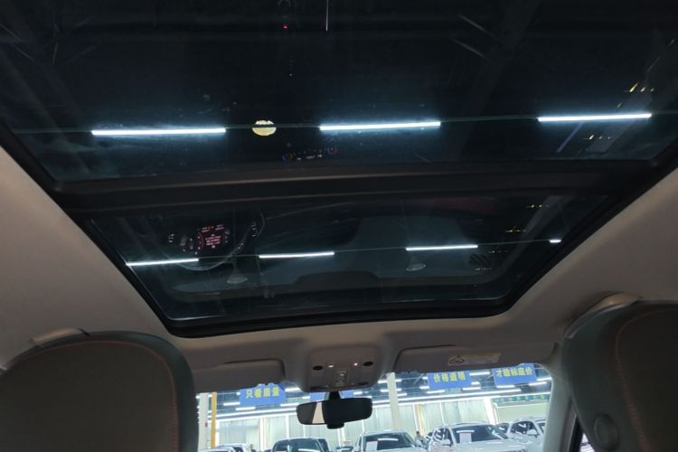 Audi Q3 2020 car image #18