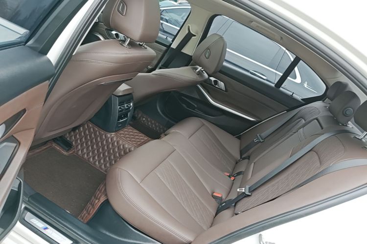 BMW 3 Series 2023 car image #10