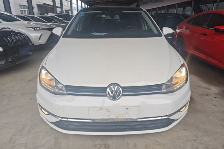 Volkswagen Golf 2020 car image #3