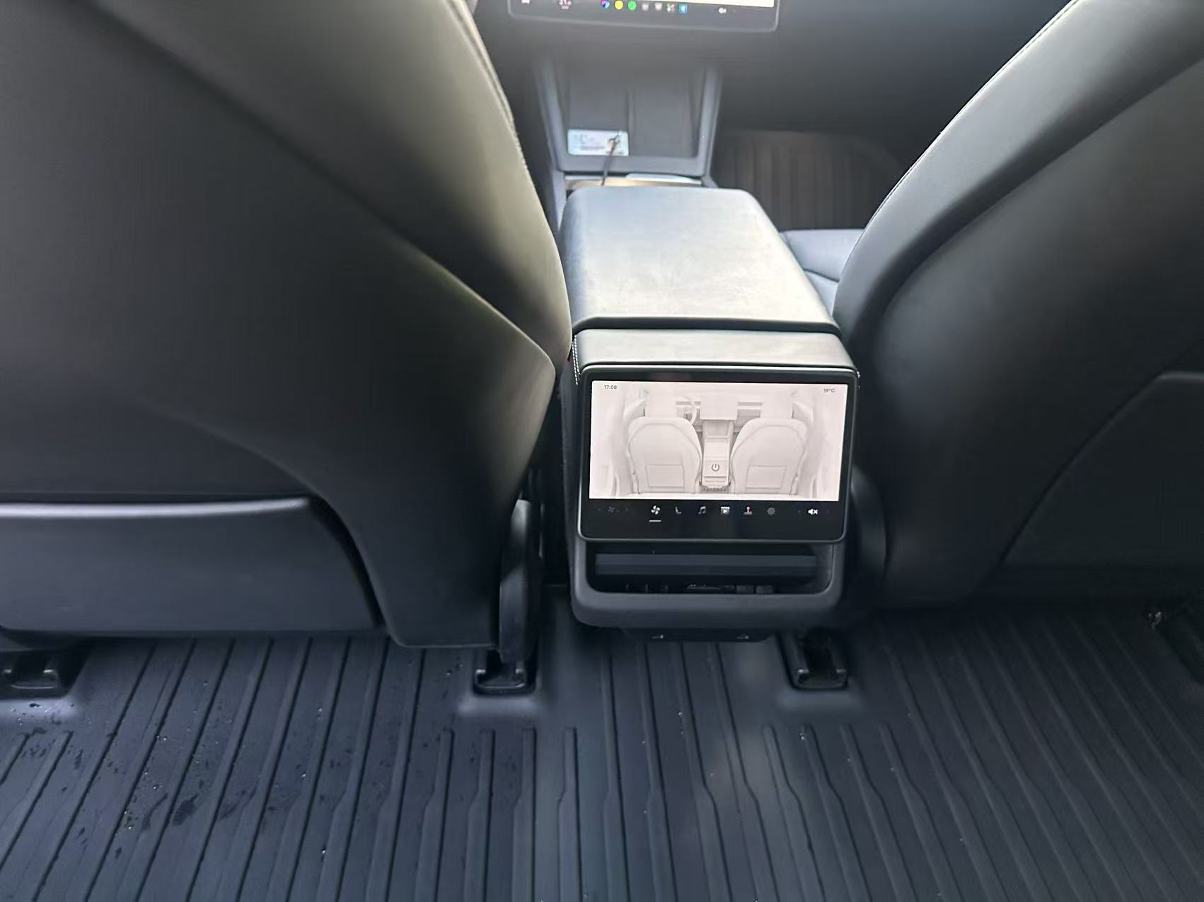 Tesla Model 3 2025 car image #5