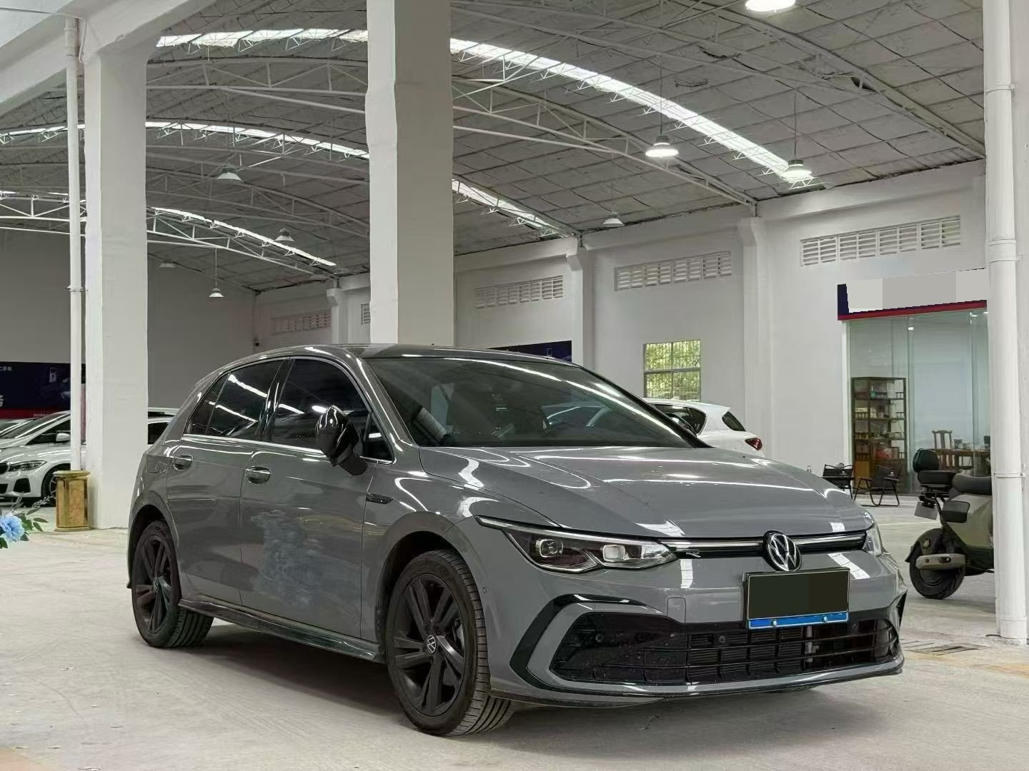 Volkswagen Golf 2024 immagine di auto #3