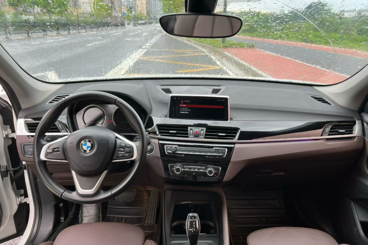 BMW X1 2020 imagen de coche #11