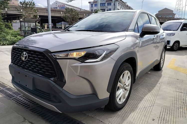 Toyota Corolla Cross 2024 صورة سيارة #2