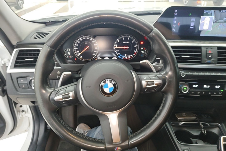 BMW 3 Series 2018 #11 BMW 3 Series 2018 car image #11