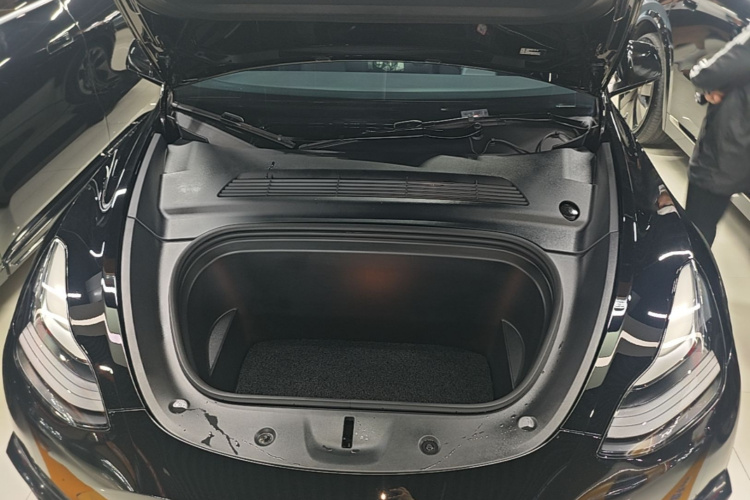 Tesla Model Y 2021 #20 Tesla Model Y 2021 car image #20