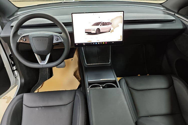 Tesla Model Y 2026 #10 Tesla Model Y 2026 car image #10