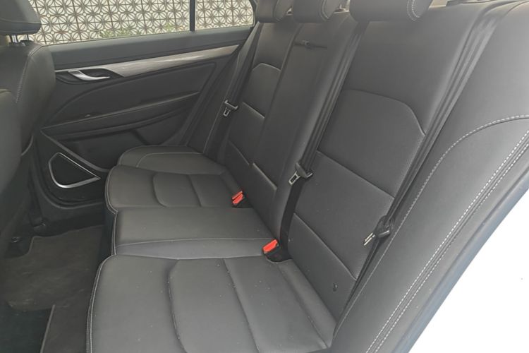GEELY Emgrand 2019 #17 GEELY Emgrand 2019 car image #17