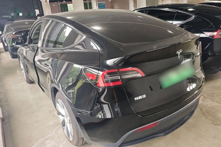Tesla Model Y 2022 #5 Tesla Model Y 2022 car image #5