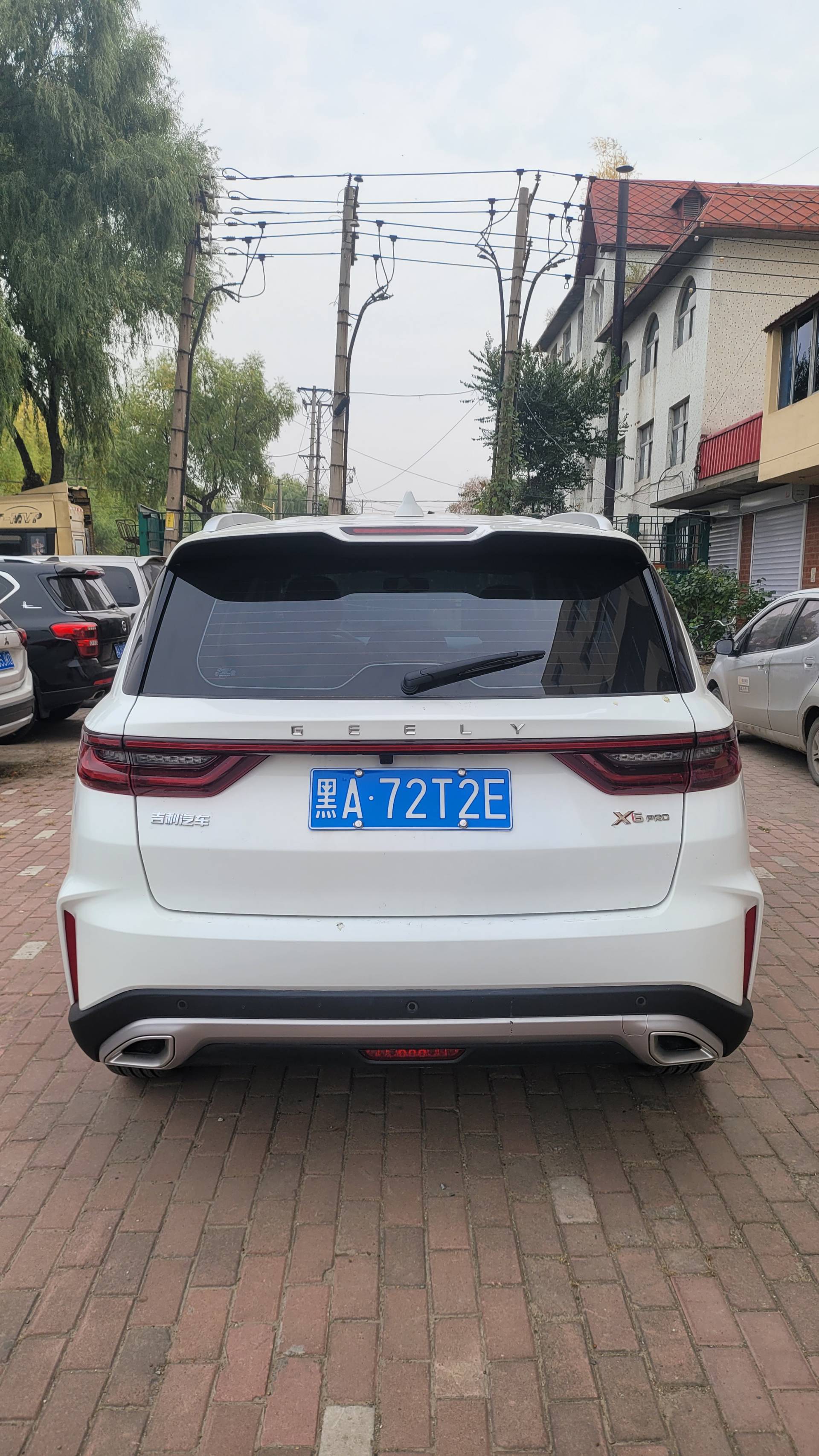 GEELY Vision X6 2024 car image #3