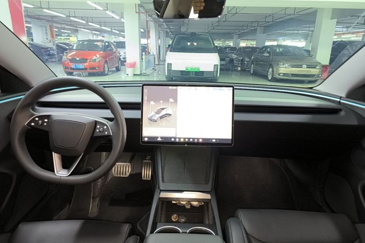 Tesla Model 3 2024 car image #11