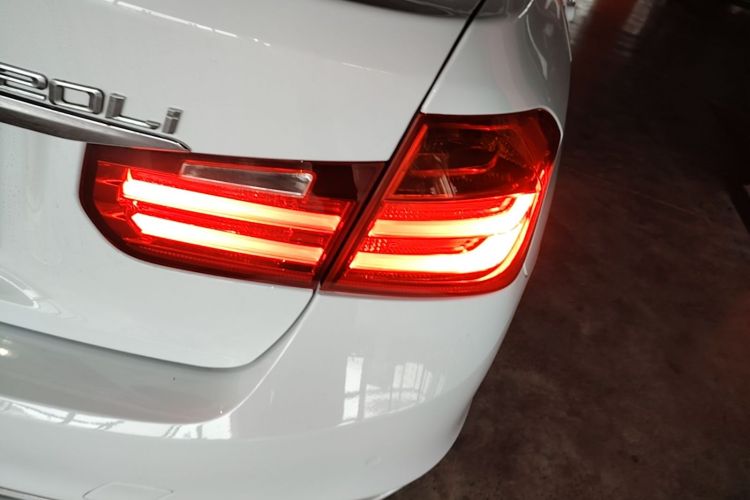 BMW 3 Series 2015 #8 BMW 3 Series 2015 car image #8