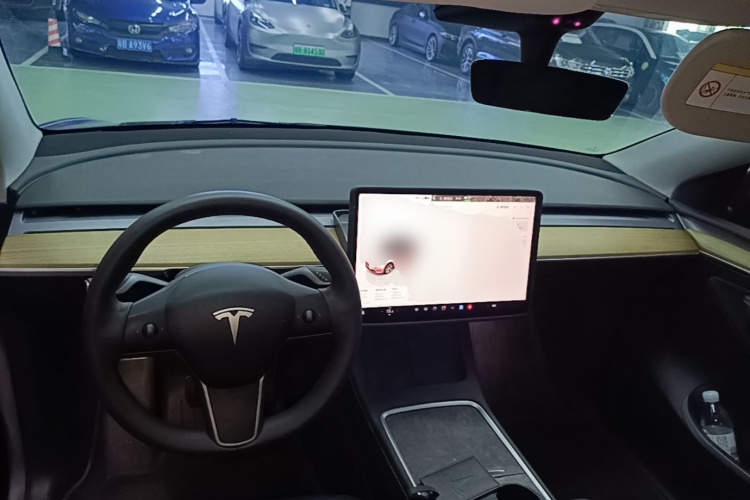 Tesla Model Y 2023 #10 Tesla Model Y 2023 car image #10