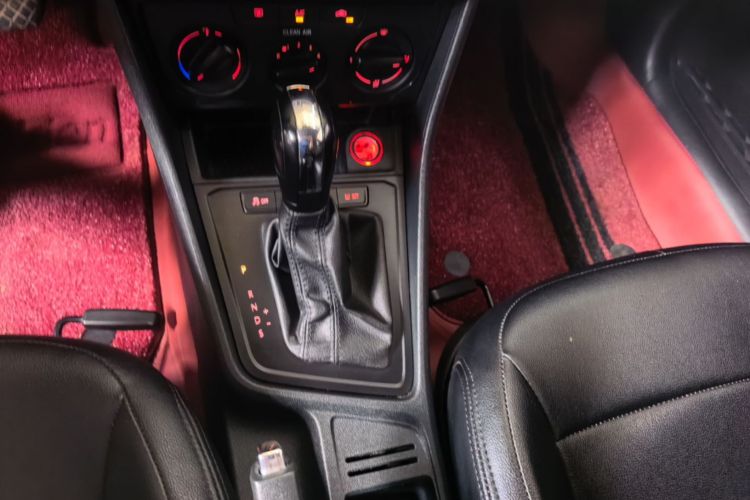 Volkswagen Lavida 2017 car image #18