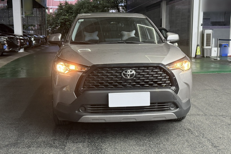 Toyota Corolla Cross 2024 immagine di auto #8