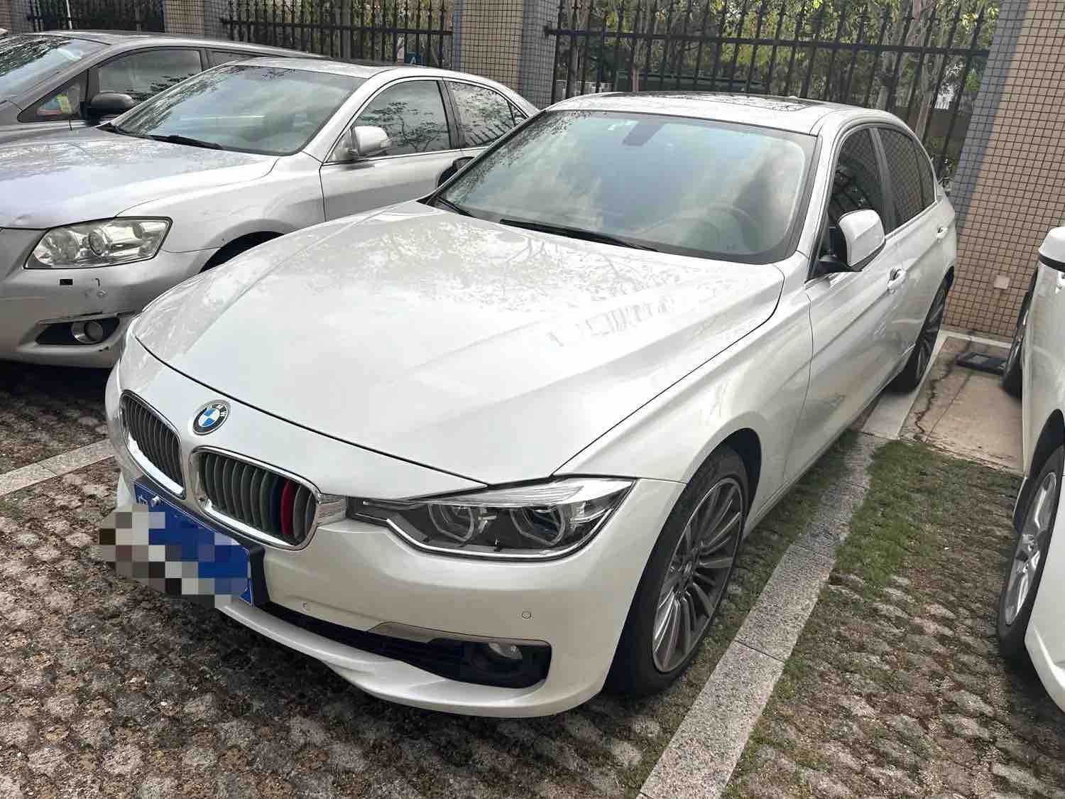 BMW 3 Series 2018 car image 