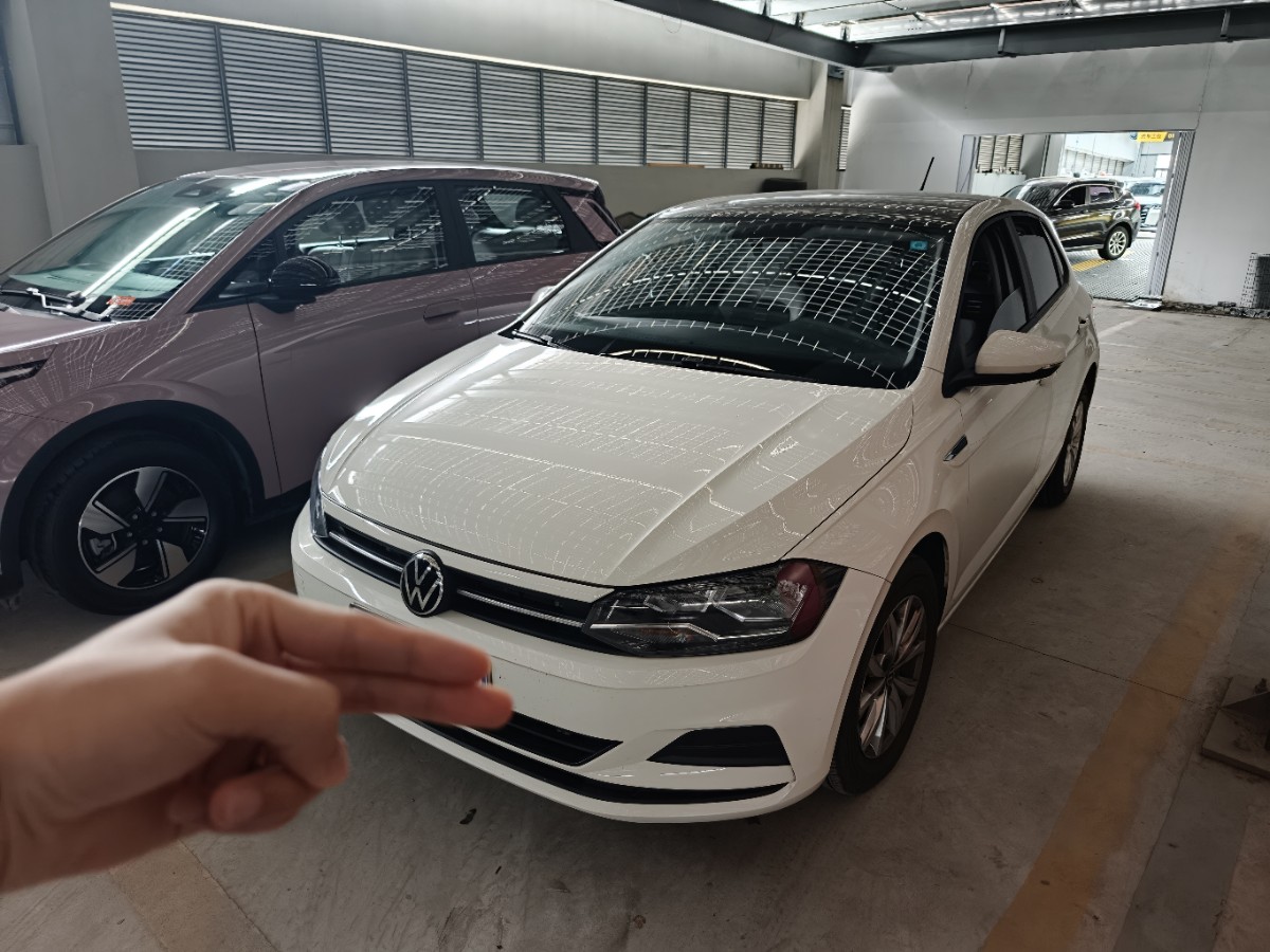 Volkswagen Polo 2023 immagine di auto 